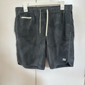 Vuori Shorts